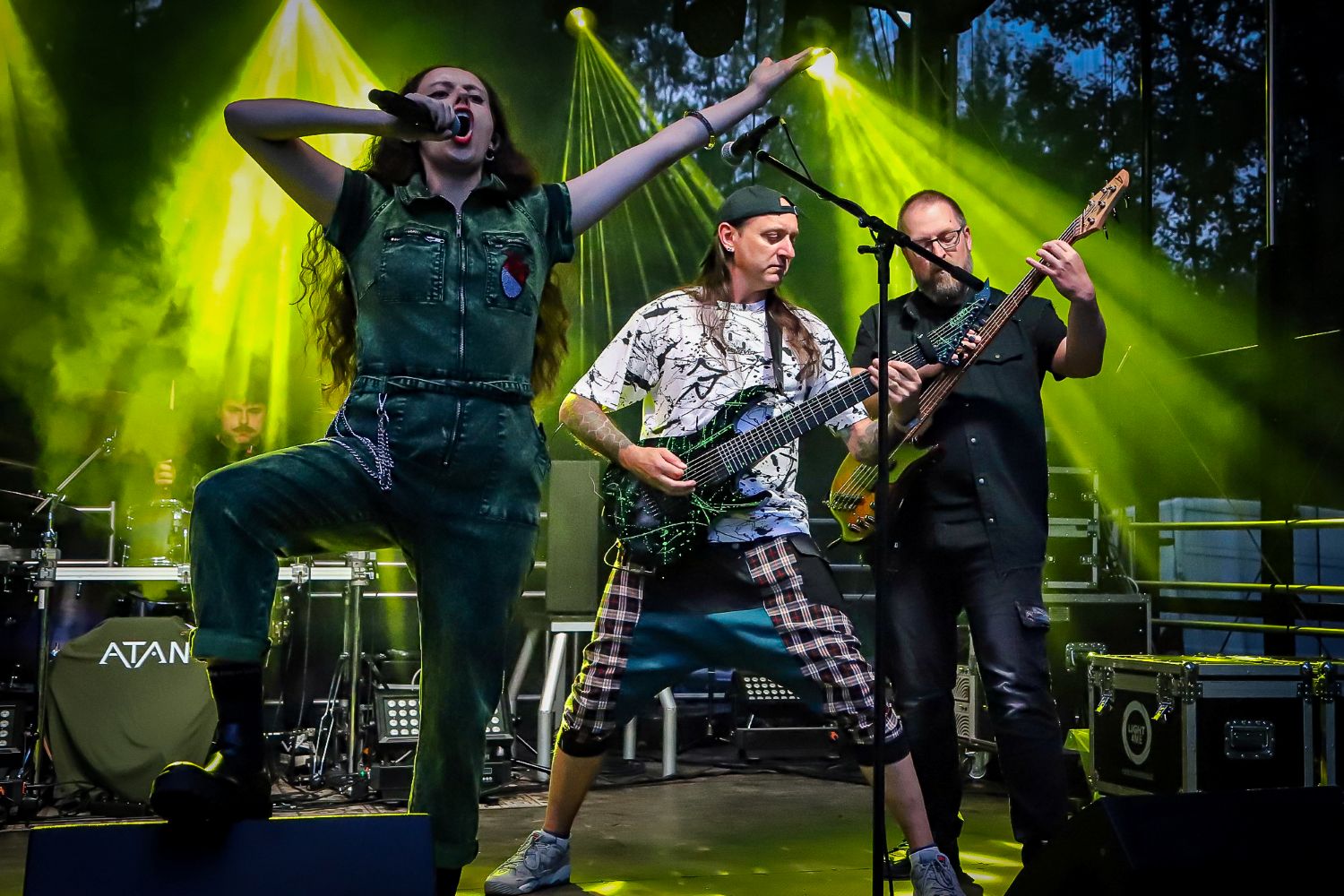 ATAN wypuszcza BESTIĘ – nowy numer i video zespołu