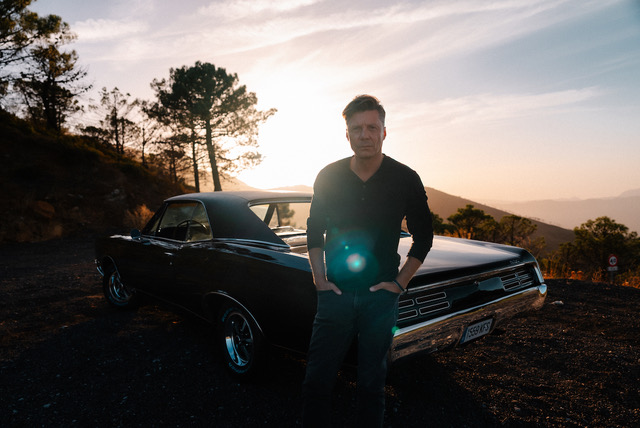 Mariusz Totoszko wraca i zapowiada nową płytę piosenką „Widzieć”