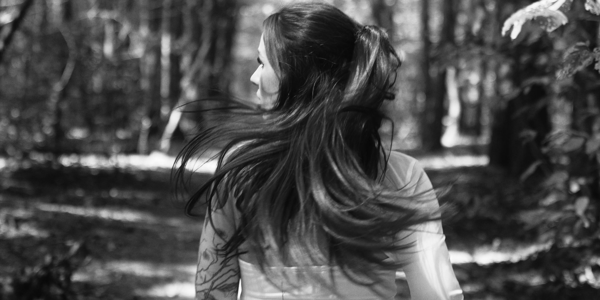 „Drzazga w sercu” – Pop o emocjach, które ranią, ale uczą iść dalej