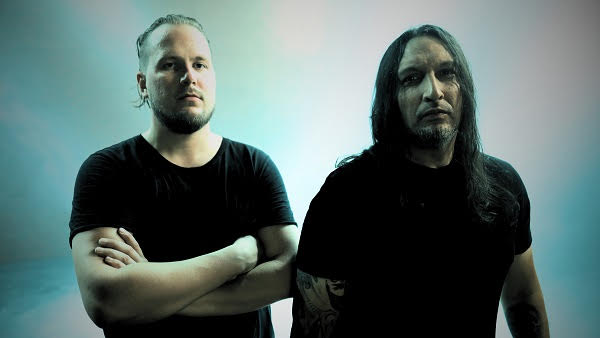 Ember Wraith – ostre jak brzytwa riffy i nieustanne blasty otwierają scenę dla czterościeżkowego EP-ka Crowena