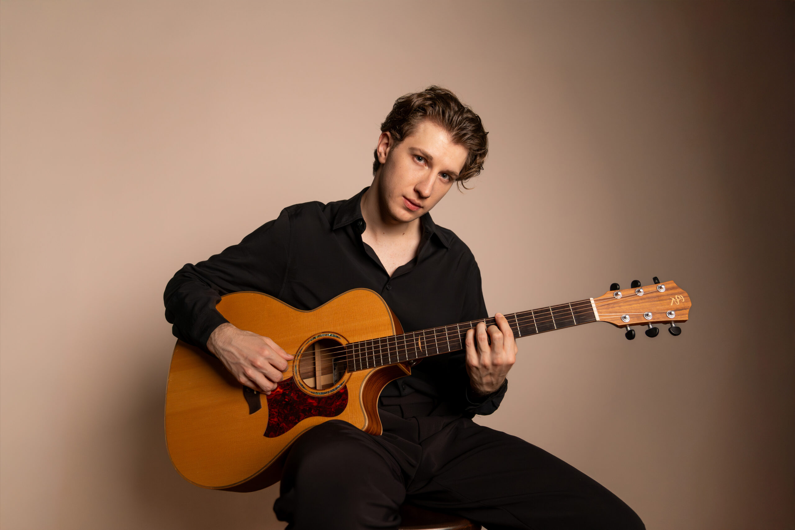 „Myśli Rozdarte” Mateusza Ciawłowskiego. Debiutancki album już dostępny!