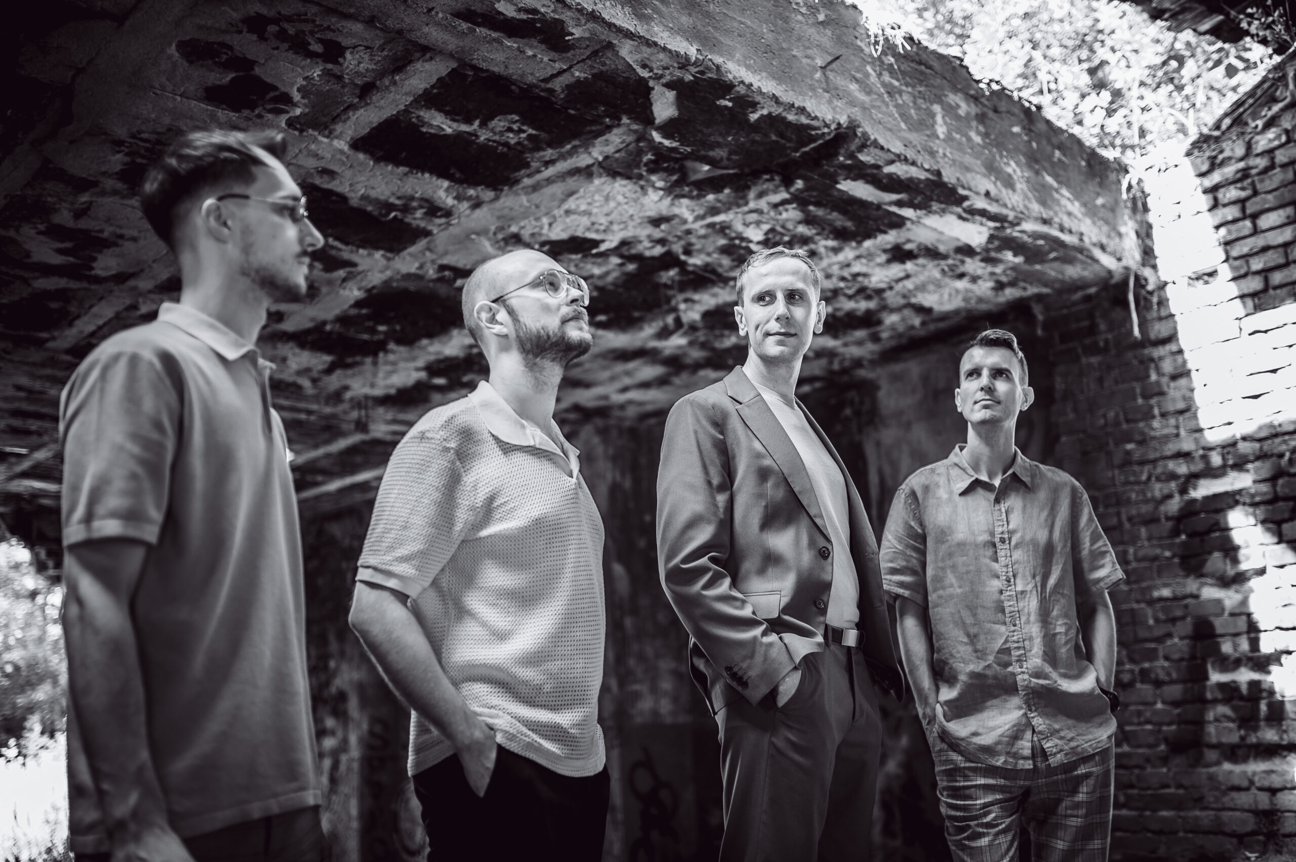 The POKS wracają z nowym singlem „W Epoce Ciemnej”