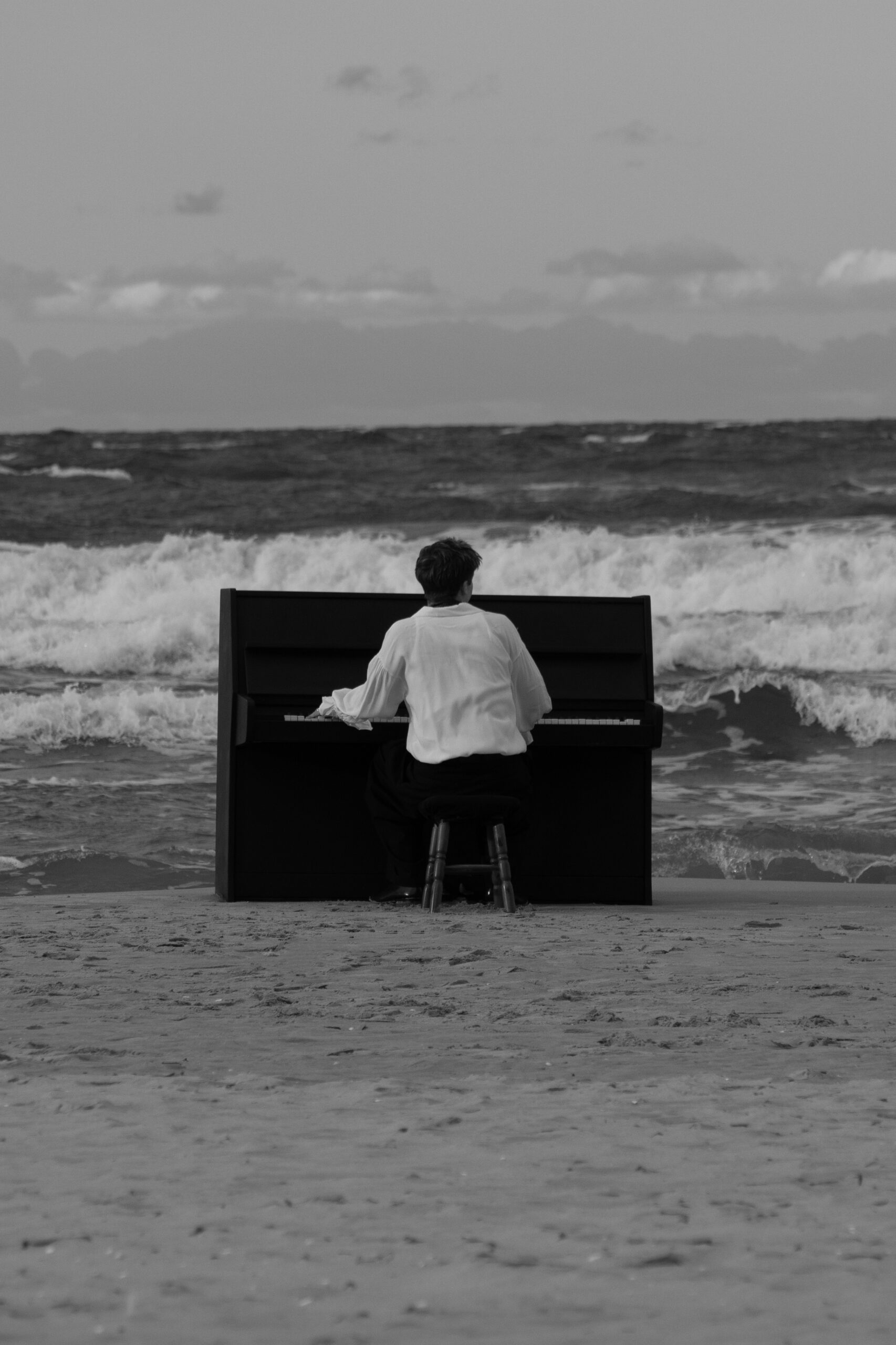 MaKo CEO zapowiada EP-kę z premierowymi utworami. Nowy singiel „MINĄŁ K** ROK” już dostępny