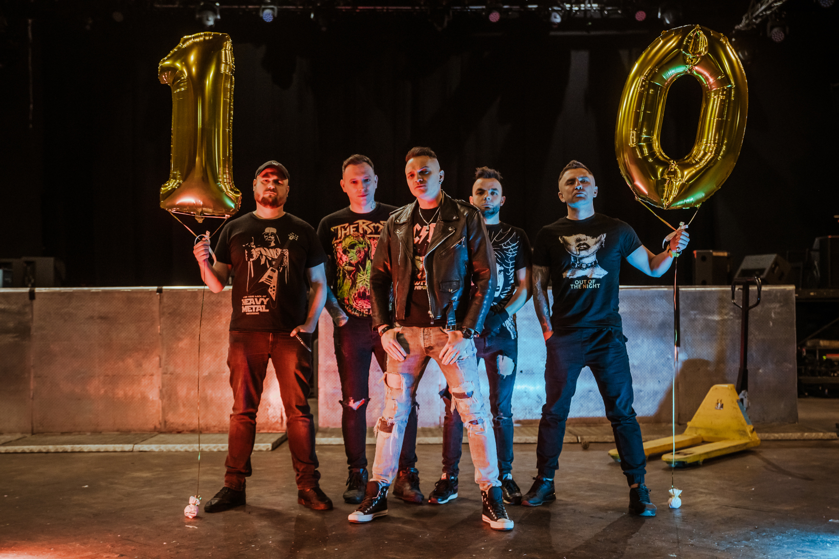 NOCNY KOCHANEK WYCIĄGA ASA Z… NOGAWKI!