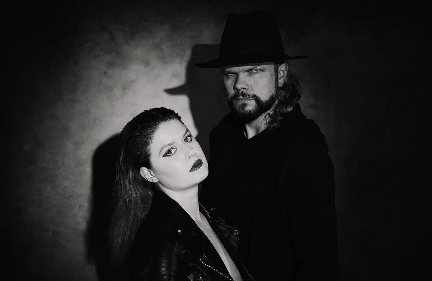 Elektroniczny duet z Opola, THE NEW FLESH prezentuje debiutancki singiel wraz z teledyskiem