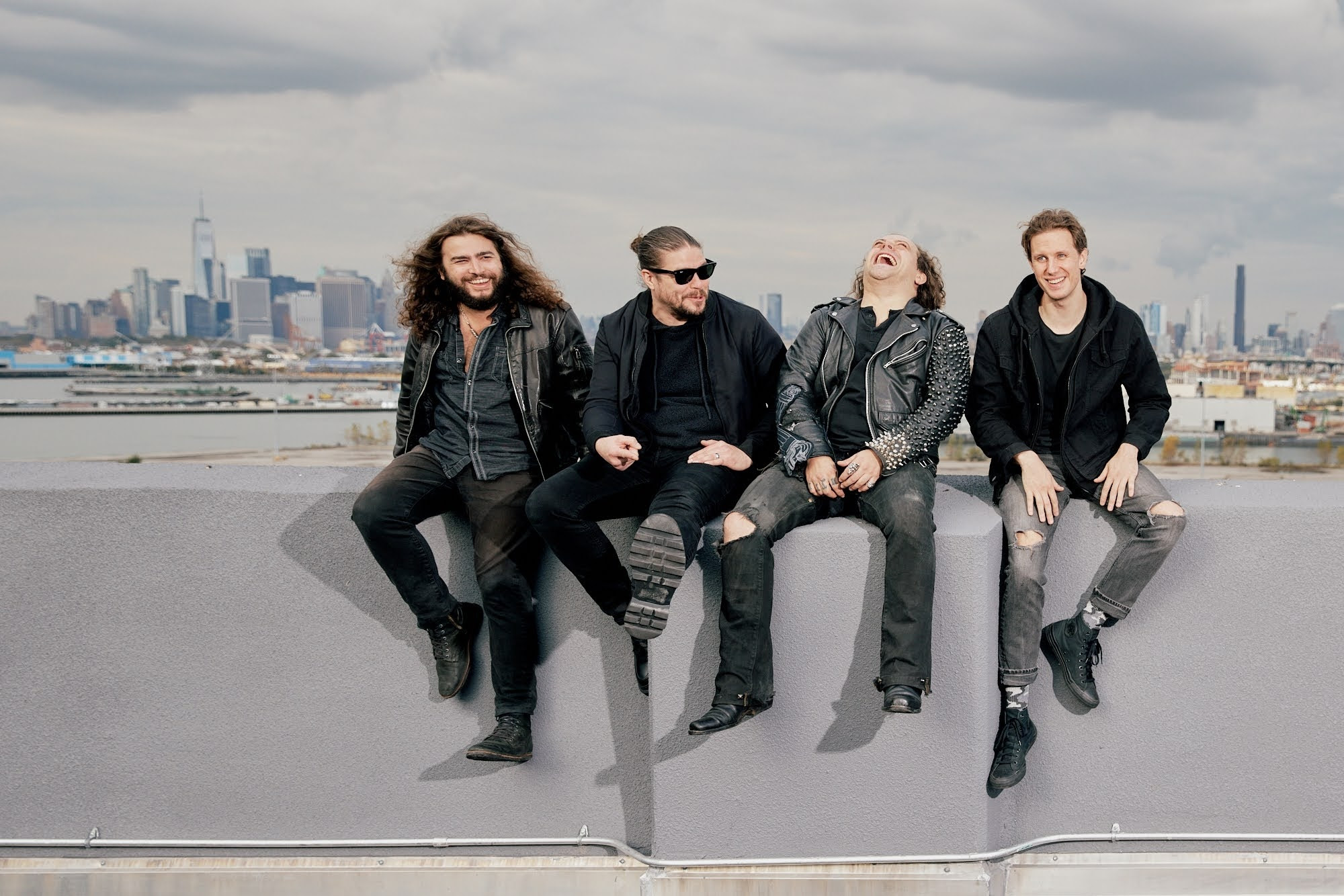 The Nude zrzuca miażdżącą dawkę odsłaniającego duszę ciężkiego rocka z nowego albumu „Stand And Be Recognized”