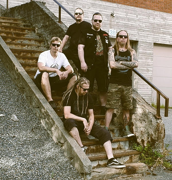 „My Kingdom Is Hell” fińskiego zespołu deathmetalowego Funeral Home jest dedykowany legendzie rocka i frontmanowi Motörhead, Lemmy’emu Kilmisterowi!