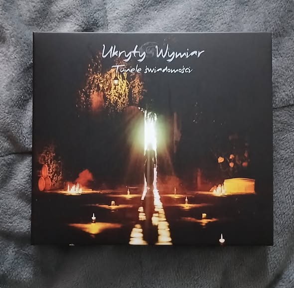 Ukryty Wymiar. Album z dobrymi radiowymi numerami.
