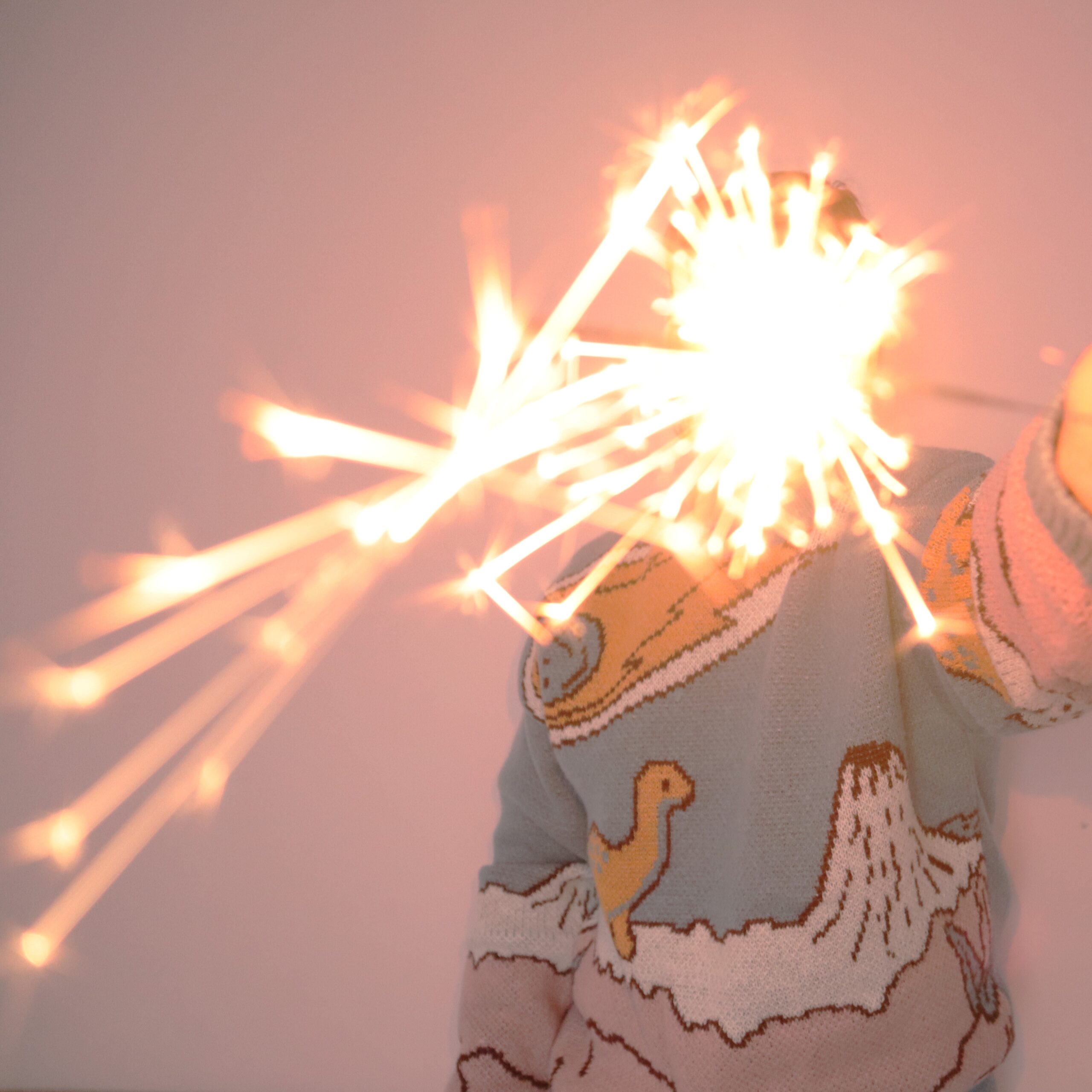 „Frajerwerki” – czyli życzenia „Wszystkiego, co nie byłoby niczym”. Nowy singiel na Sylwestra