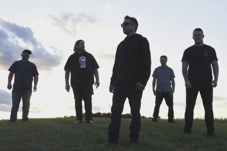 WCZORAJSZY BOHATER zgłębia izolację i wewnętrzny zamęt w nowym teledysku „Road of Doom”