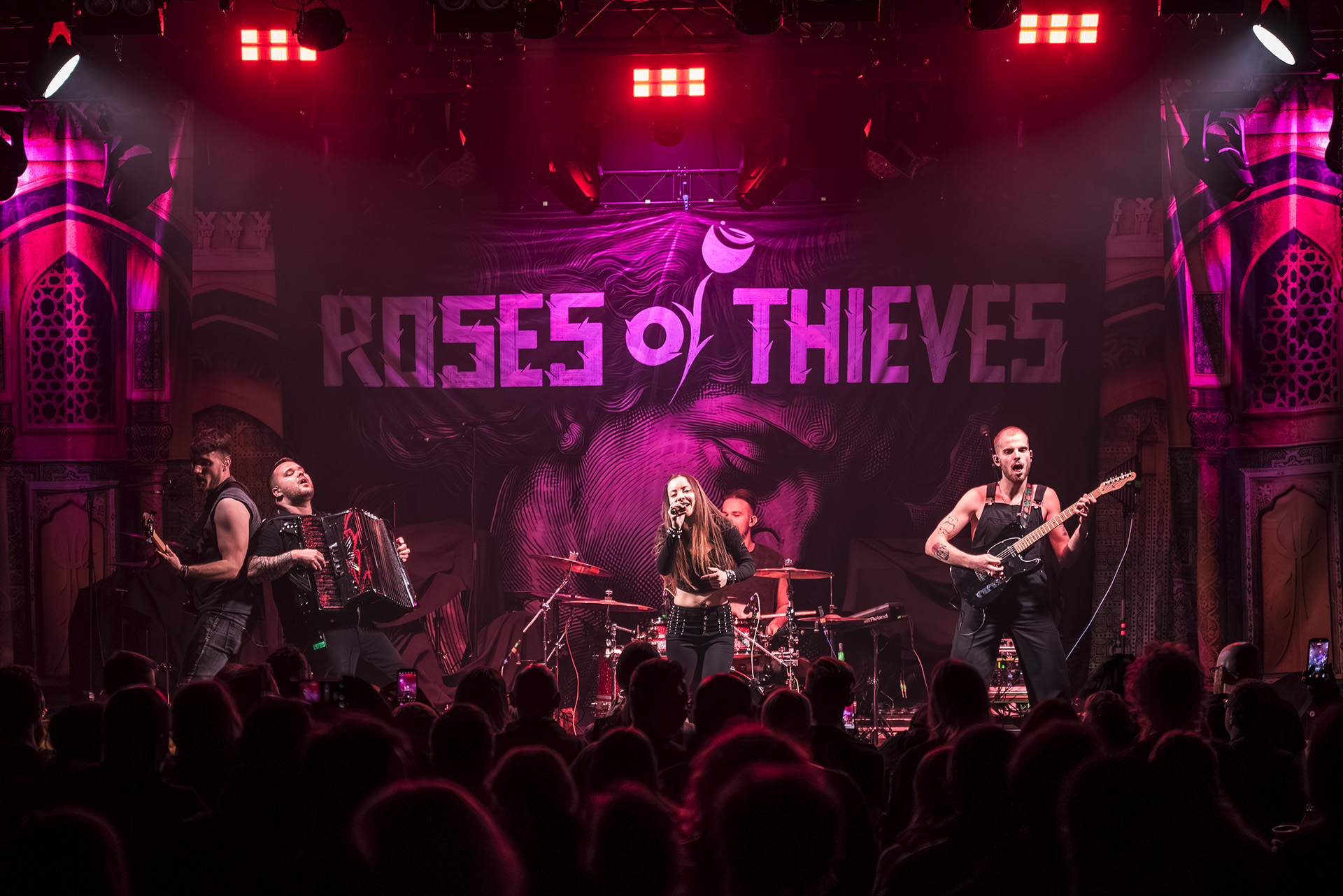 Roses of Thieves / 10.04.2026 / HYPE PARK