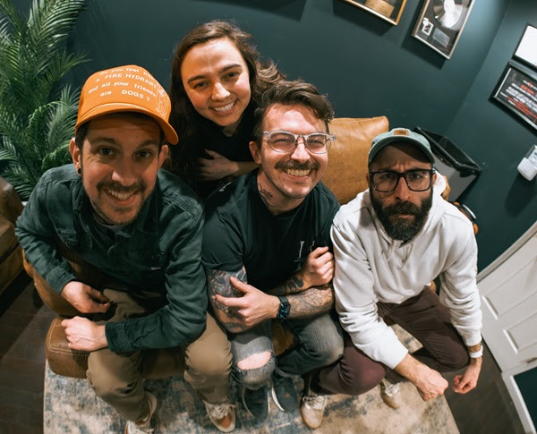 SINCERE ENGINEER zapowiada czwarty album studyjny „Probable Claws”, który ukaże się 26 czerwca; posłuchaj najnowszego singla: „Twist My Tongue”