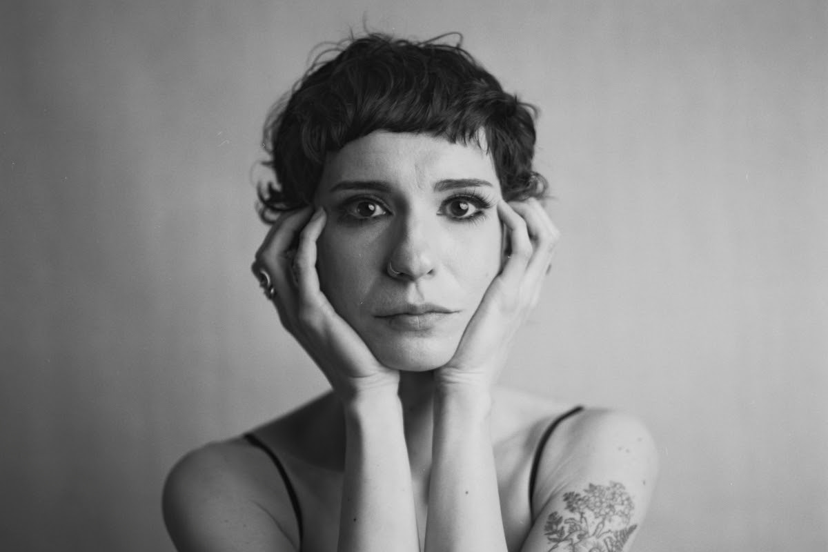 Stypa prezentuje dynamiczne i chaotyczne „obce domy”