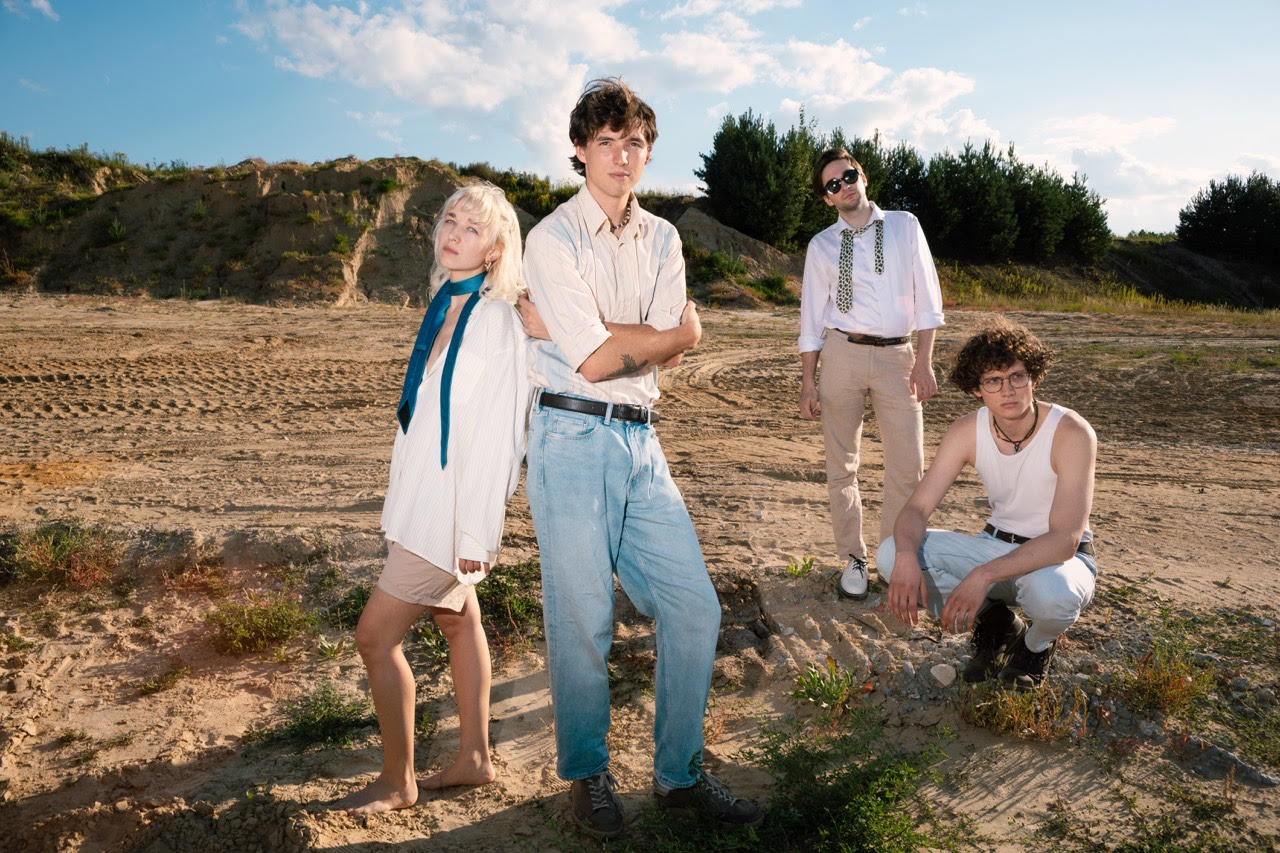 „Egipt” – nowy singiel Przebiśniegów. Taniec na pustyni i kolejny krok w nieznane