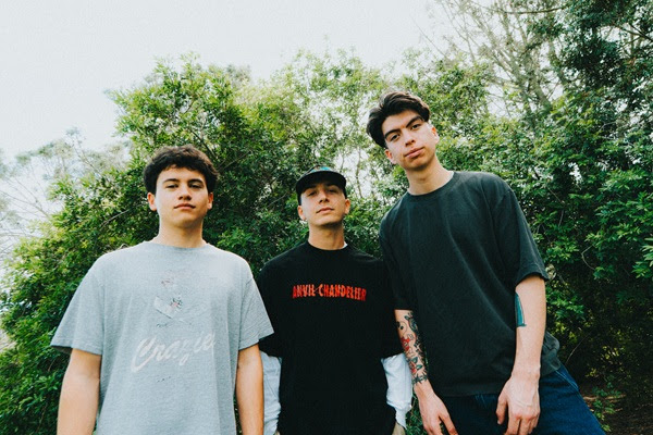 SUPER SOMETIMES Nowy singiel i teledysk do utworu „Make Up Stories”