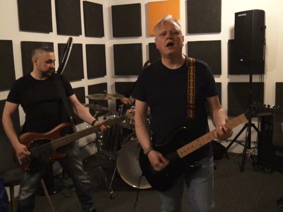 When.In.Maine wraca z nowym singlem „Curse My Bones”