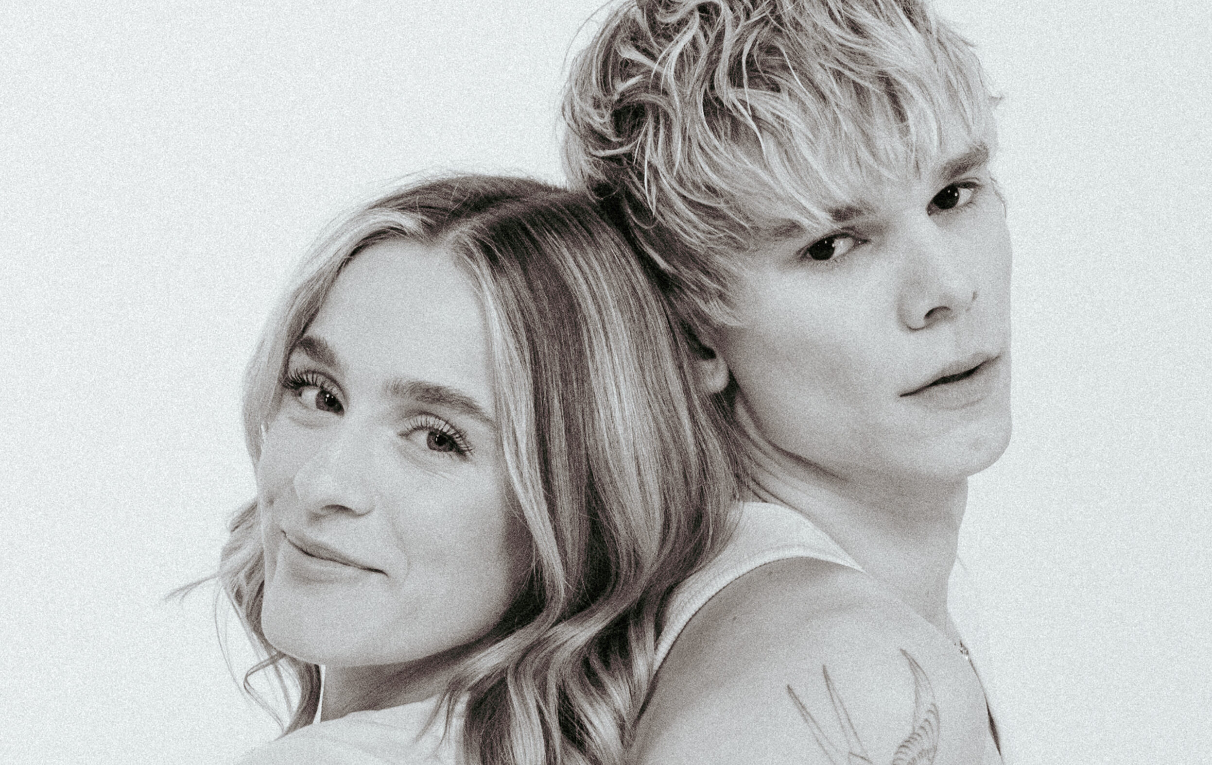 Maciej Skiba i Bletka łączą siły! Wyjątkowy duet przedstawia singiel „Z Tobą być (love u like that)”