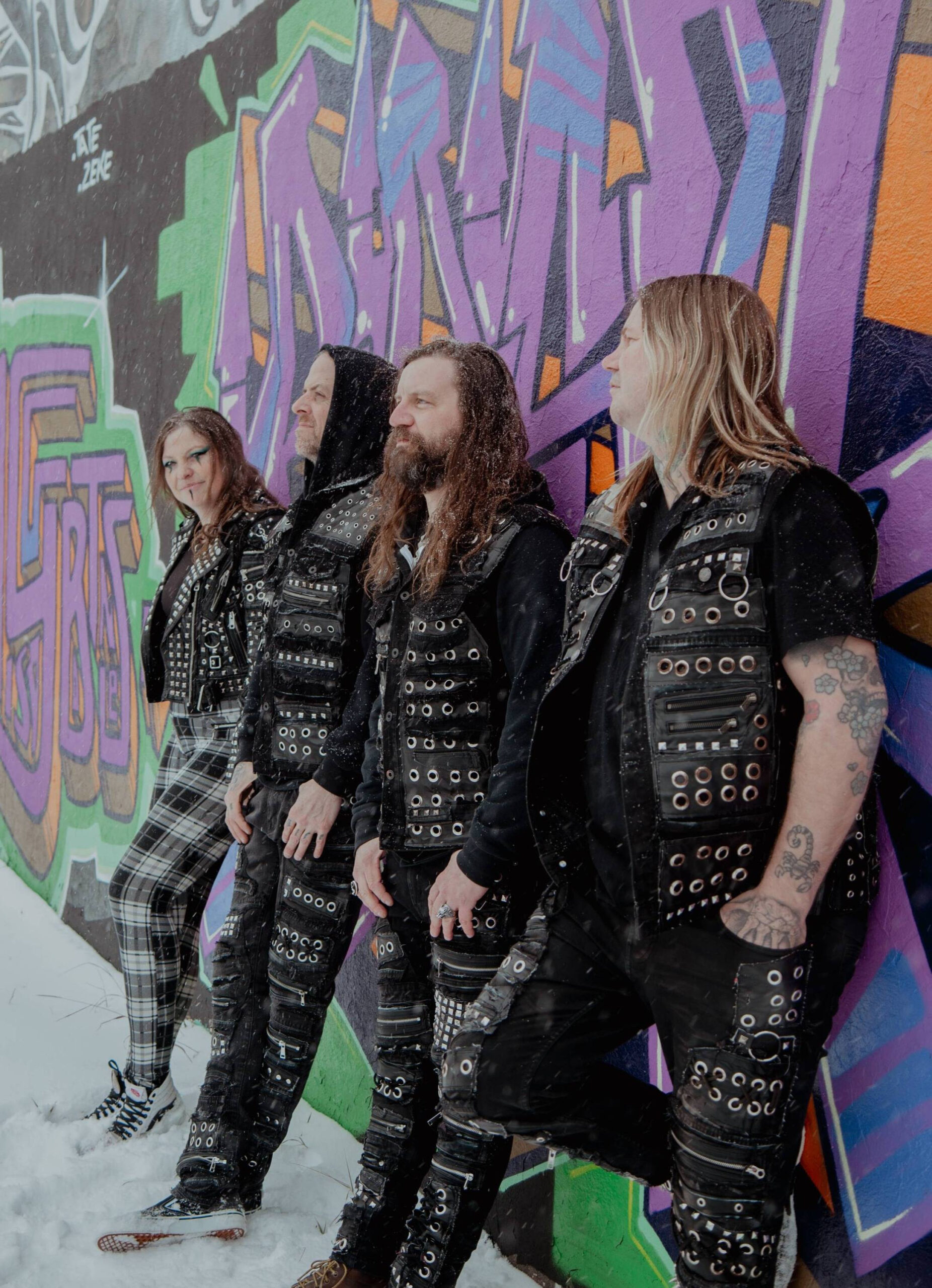 Edmonton’s FAMOUS STRANGERS prezentuje debiutancki album o tym samym tytule + nowy teledysk „Fire Inside”