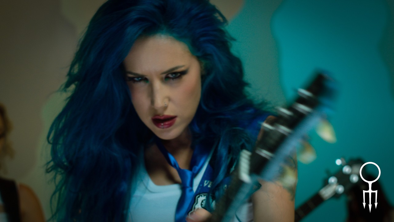 Była wokalistka Arch Enemy z nową muzyką! Alissa White-Gluz prezentuje „Crocodile”