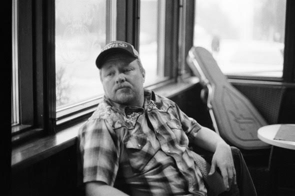 Wokalista zespołu Steve 'n' Seagulls, Remmel, wydaje swój kolejny solowy singiel – „Stars Align”