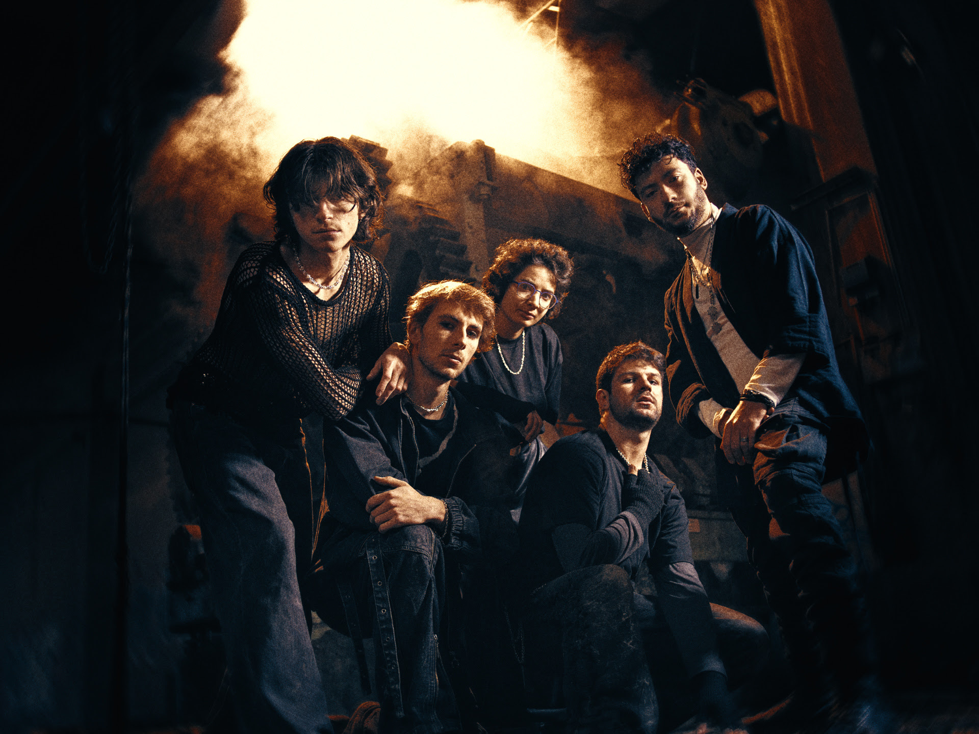 Francuski kwartet grający nowoczesny metal / rock alternatywny UPDATE udostępnia nowy singiel „𝔖𝔱𝔲𝔠𝔨”. Nowy album ukaże się w przyszłym miesiącu.