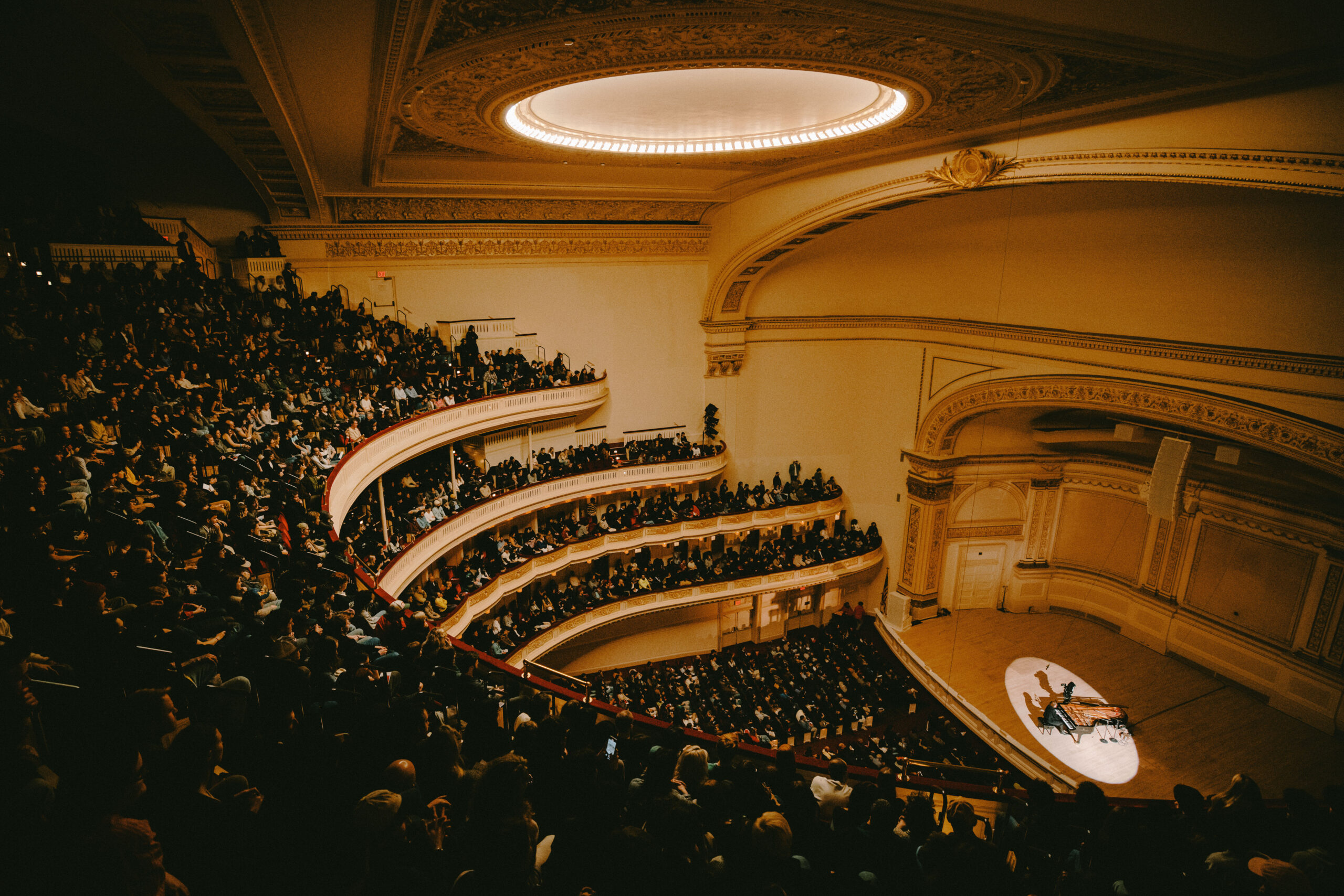 CAMERON WINTER ZAPOWIADA KONCERTOWE WYDAWNICTWO „LIVE AT CARNEGIE HALL”
